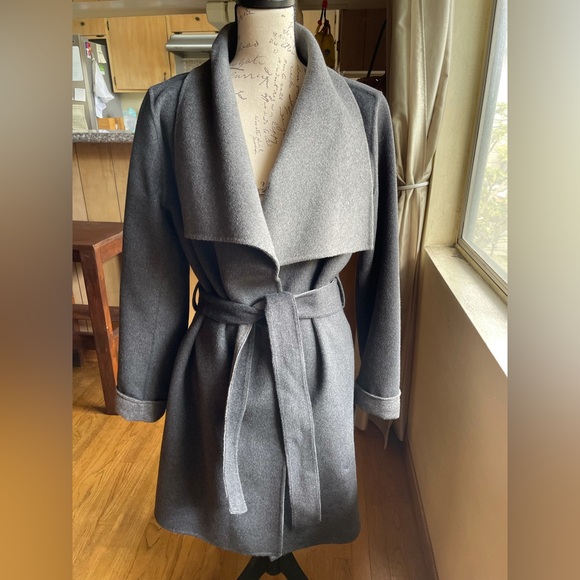 Tahari women’s wool coat - Picture 3 of 7